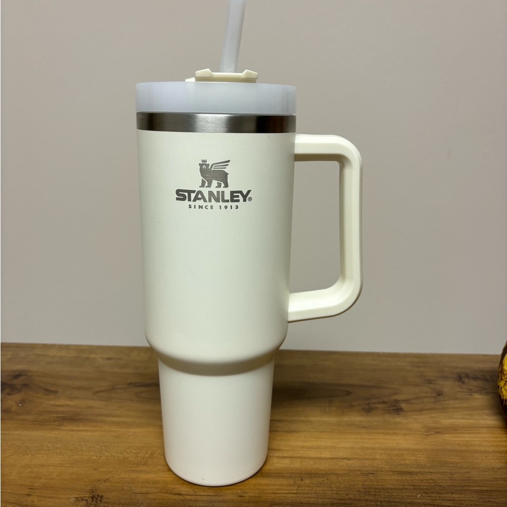 Cream 40 oz Stanley